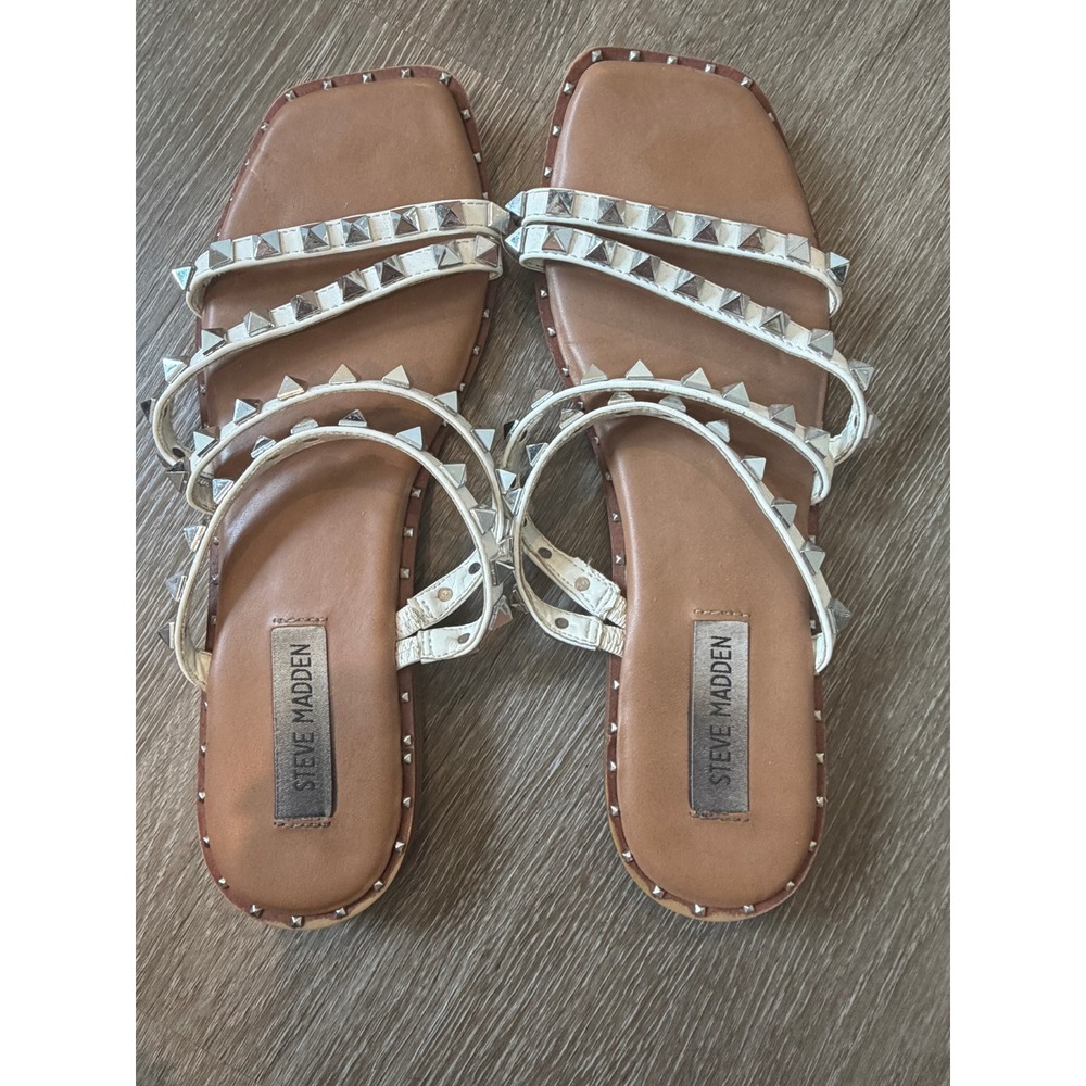Steve Madden Skyler White Leather Studded Strappy Square Toe Flat Sandals 8